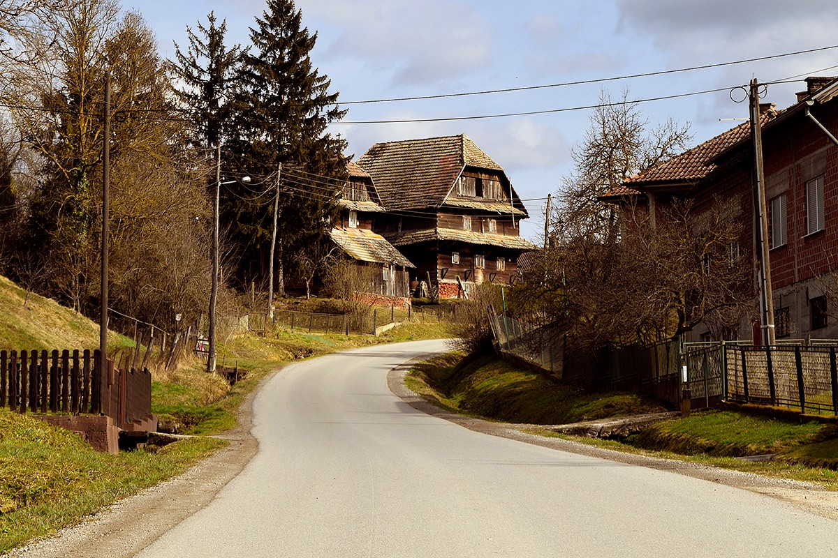 Lagana vožnja biciklom ili motociklom po Osekovu pravo je uživanje